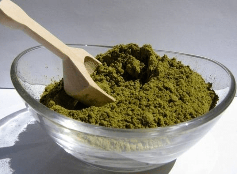 Farbloser Henna